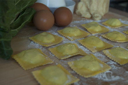 Tortelli fylld med spenat, mangold och ricotta - Bertazzoni